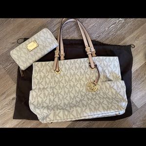 Michael Kors matching purse and wallet set